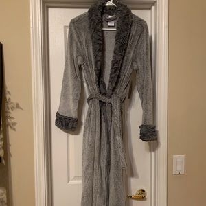 New with tag robe!